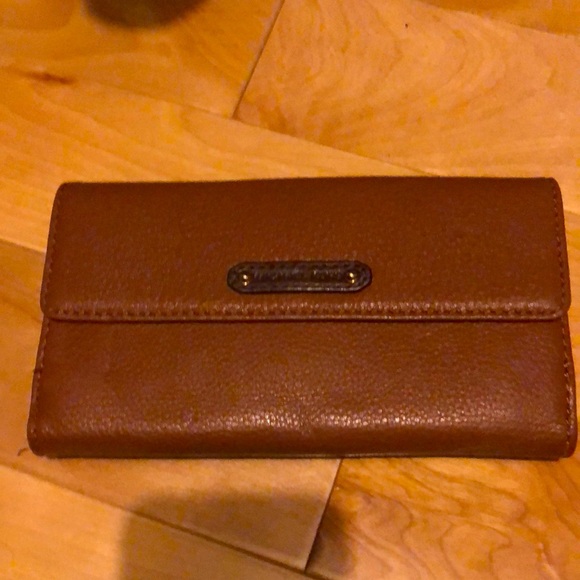 Michael Kors wallet - Picture 1 of 3